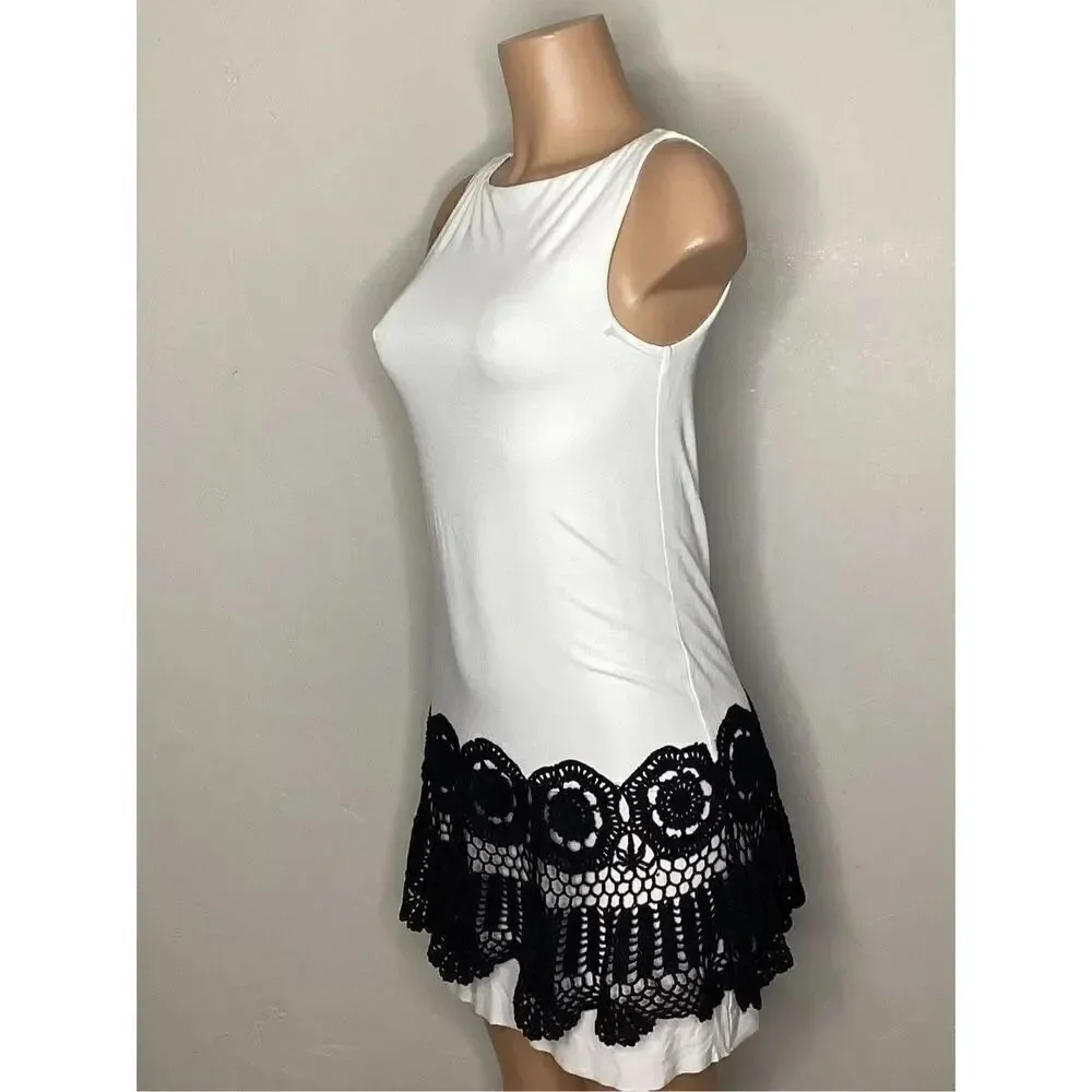 New. Bailey 44 white sleeveless dress with black crochet overlay. Small. Retails